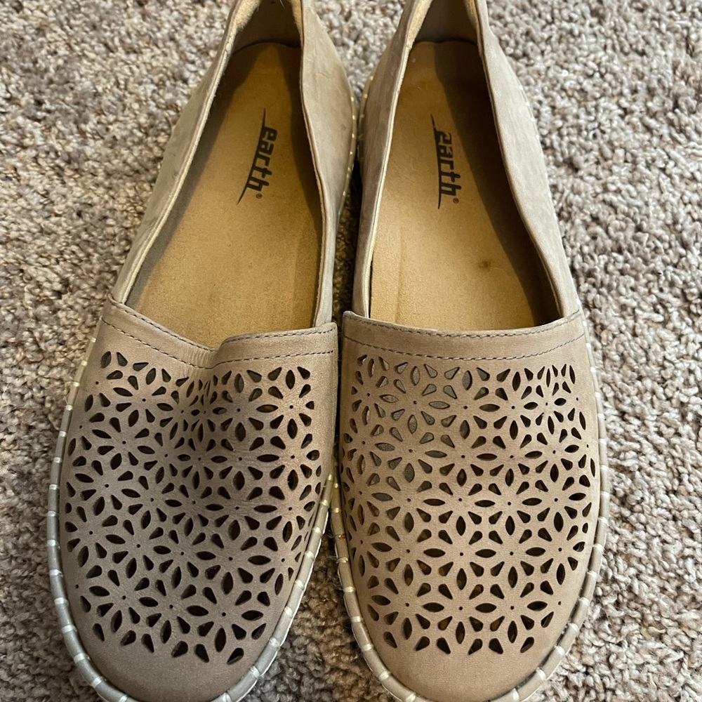 Earth Slip-ons